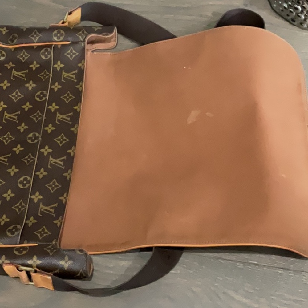 Brown Louis Vuitton Men's Messenger Bag - Picture 5 of 10